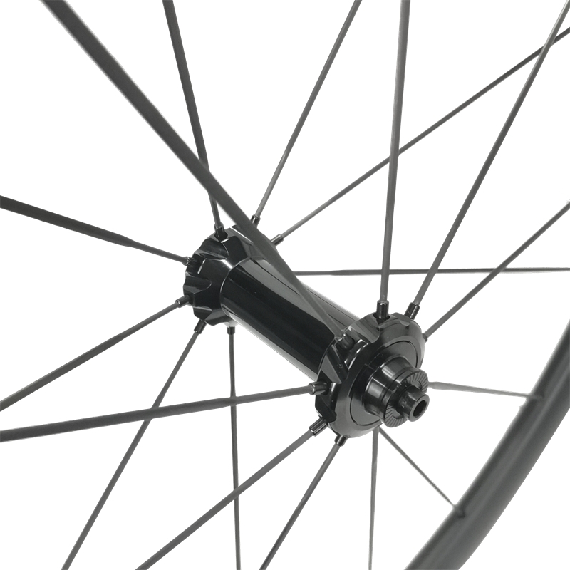 carbon spoke road wheel